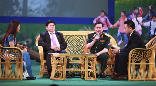 ການສະແດງສີລະປະແກ້ໄຂຜົນຮ້າຍ ຢ້ອນຫຼັງຈາກລະເບີດໝາກມິ່ນ ບໍ່ທັນແຕກພາຍຫຼັງສົງຄາມ